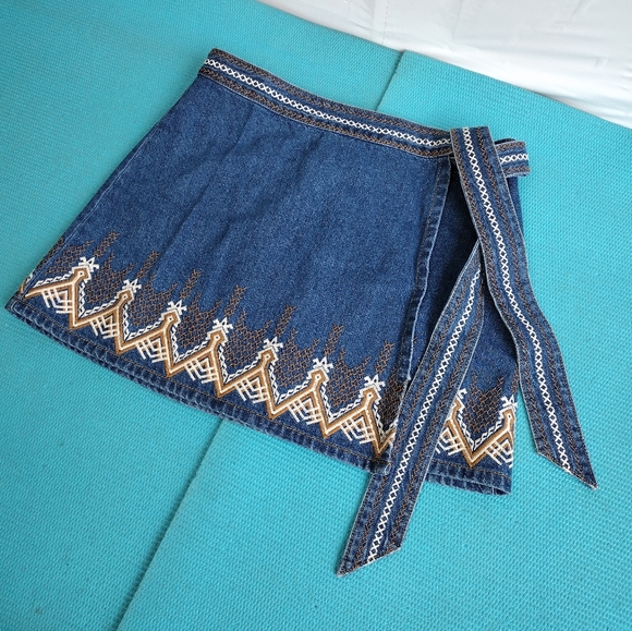 Free People Denim Wrap Tie Skirt Aztec Boho Embroidery Hendrix - Sz 10 - Picture 9 of 14